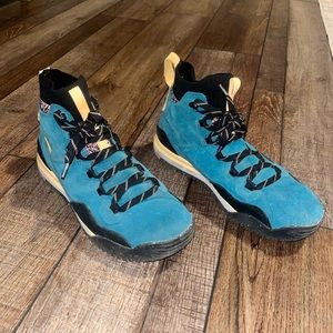 The North Face Women’s Back to Berkeley Waterproof Hiking Boots